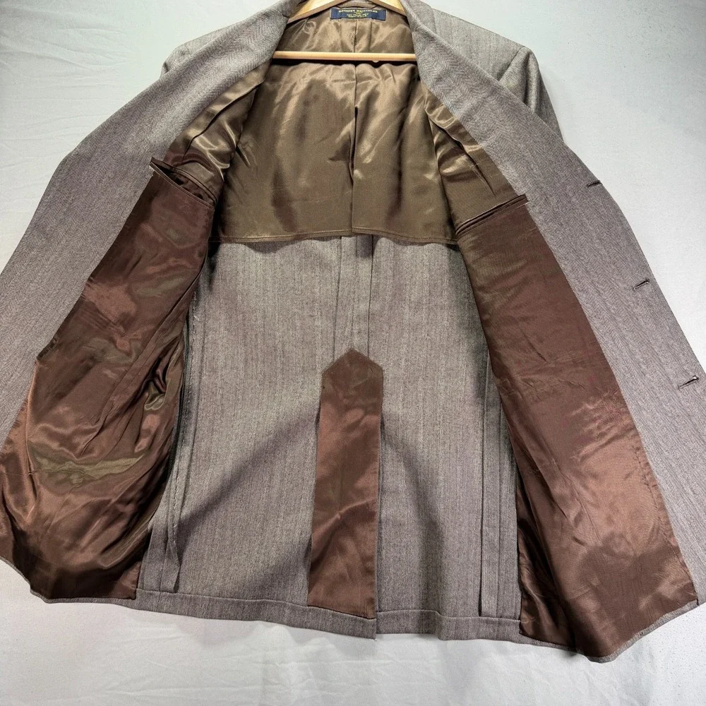 Vintage Brooks Brothers Blazer Mens 42R Gray Herringbone 3 Button Made in USA